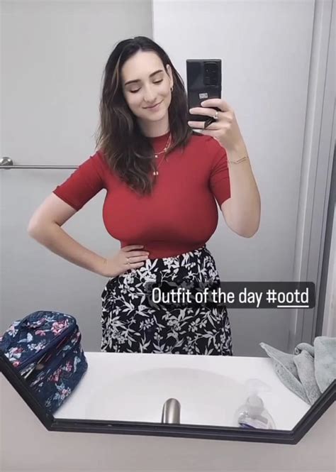 Boobies : r/AbigailShapiro .